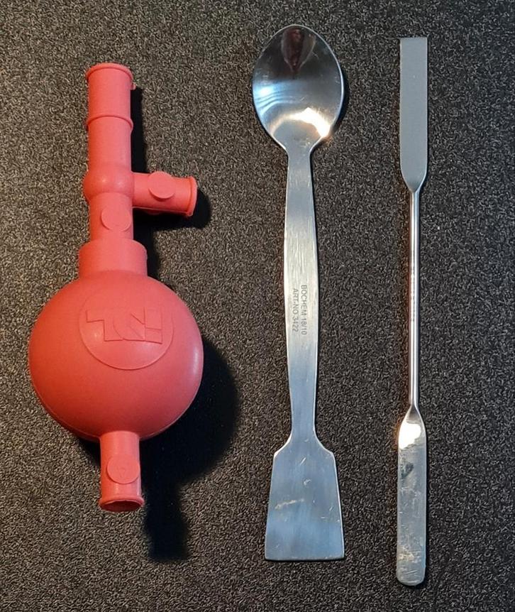 Labomateriaal: Sicherheits-Pipettierball, spatel, lepel, Diversen, Schoolbenodigdheden, Zo goed als nieuw, Ophalen of Verzenden