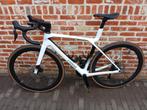 Trek madone SL6 Gen8 white prismatic, Fietsen en Brommers, Fietsen | Racefietsen, Ophalen, Carbon