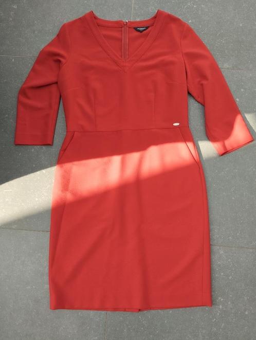 Splinternieuw kleedje.   (Mc Gregor), Kleding | Dames, Jurken, Nieuw, Maat 42/44 (L), Rood, Knielengte, Ophalen of Verzenden
