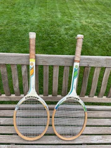 Oude tennisrackets beschikbaar voor biedingen