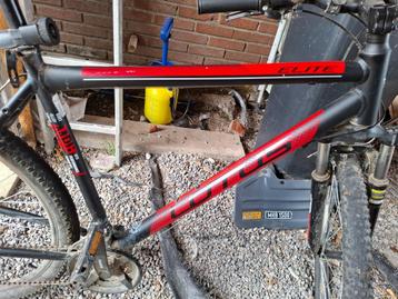 Vélo Elite **"200 € Non négociable."** beschikbaar voor biedingen