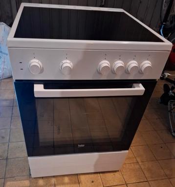 Beko 4 pits vitrokeramisch met oven 