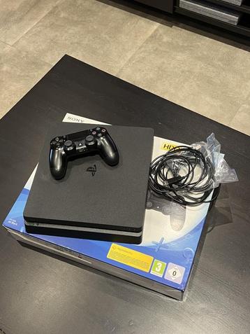 SONY PS4 Slim 500 Gb + Manette + Boites + Câbles disponible aux enchères