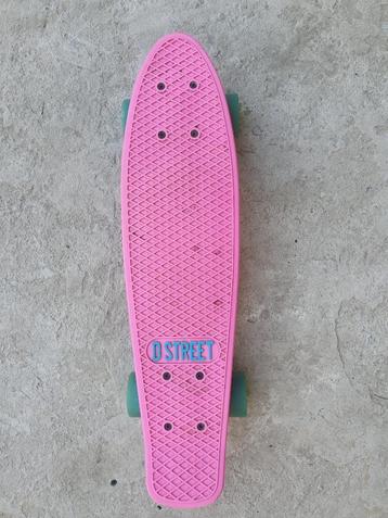 D-street skatebord beschikbaar voor biedingen