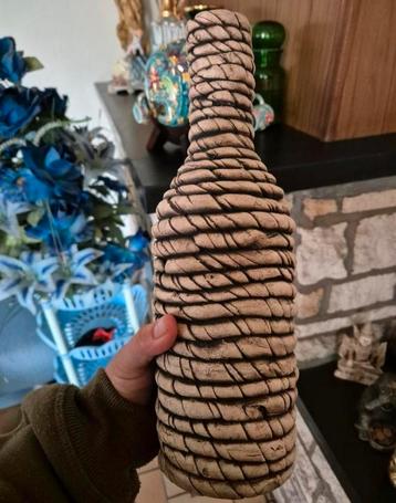 Vintage mooi designed stenen vaas perfecte staat beschikbaar voor biedingen