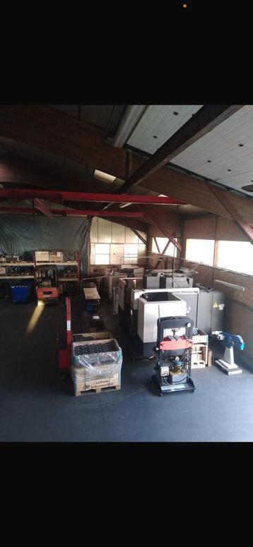Lot machines 1 mazak mtv 2 mazak hcn 3 huron hsx 4 huron hm beschikbaar voor biedingen