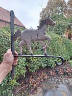 2 gietijzeren hangers met paarden, Ophalen of Verzenden