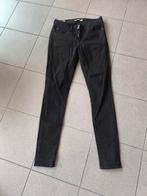 Levi's broek maat 28, Kleding | Dames, Ophalen of Verzenden, Zo goed als nieuw