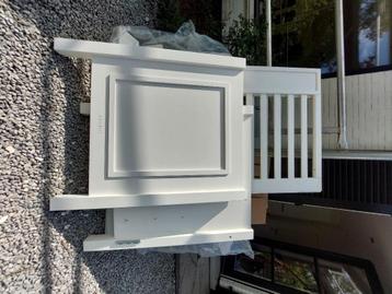 Babybed + park + accessoires van topmerken  beschikbaar voor biedingen