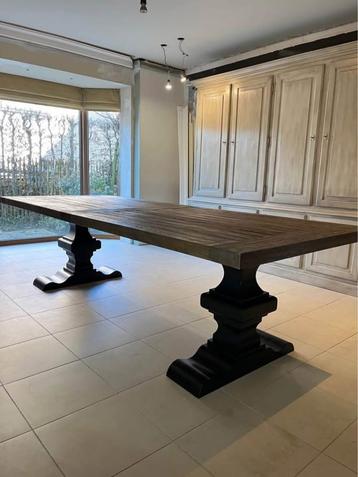 Eettafel/ kasteeltafel Charrell (Nieuwprijs € 3.390!!) beschikbaar voor biedingen
