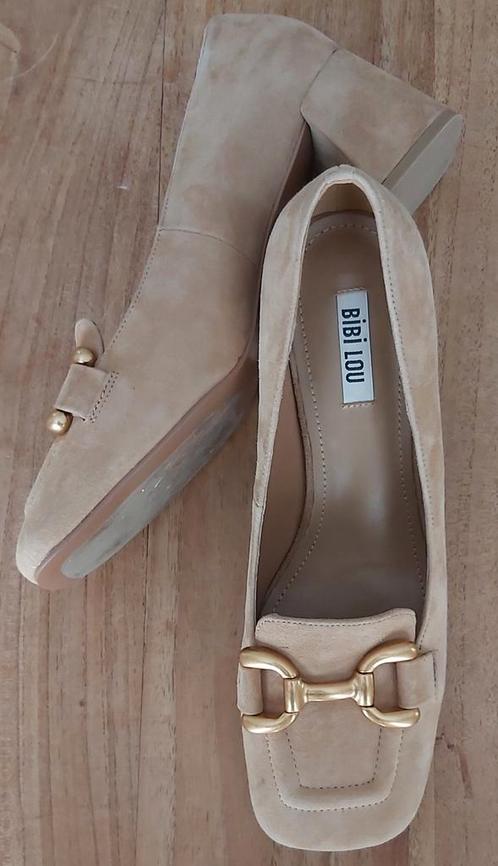 Leren Suede Loafers maat 40 in Camel van Bibi Lou als Nieuw., Kleding | Dames, Schoenen, Zo goed als nieuw, Ophalen of Verzenden