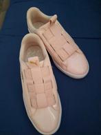 Dames sneakers van Puma in pastelroze maat 40.5, Sport en Fitness, Ophalen of Verzenden, Zo goed als nieuw