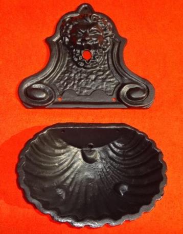 Gietijzeren fonteinen, wandfonteinen, staande waterkraan beschikbaar voor biedingen