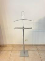 Grijze kleding hanger, Huis en Inrichting, Ophalen, Zo goed als nieuw