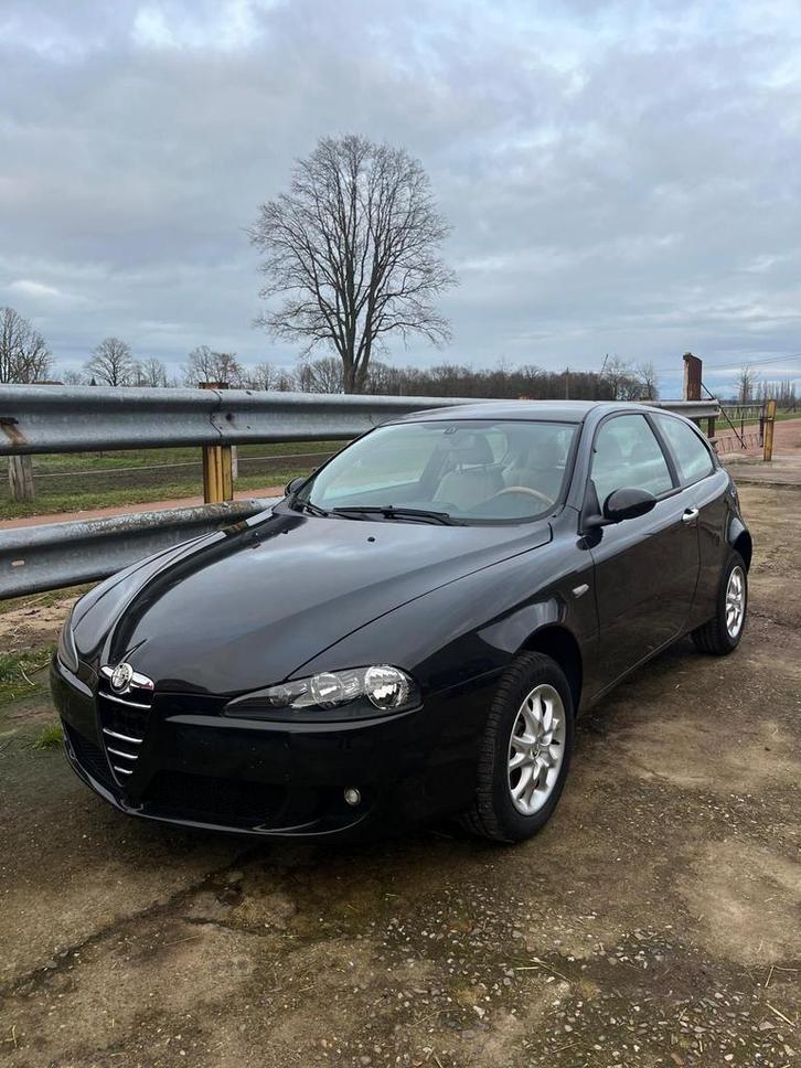 Alfa Romeo 1.6 T.Spark 147, Autos, Alfa Romeo, Particulier, Boîte manuelle, Enlèvement