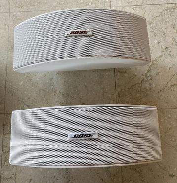 Bose 151 SE 1 sets wit met muurbeugels beschikbaar voor biedingen