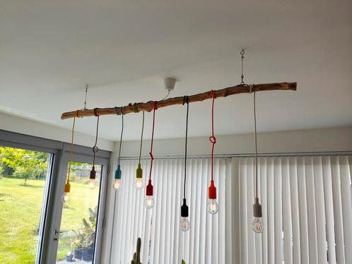 Design hanglamp in natuurlijk hout met 8 kleurrijke E27 lamp, Huis en Inrichting, Lampen | Hanglampen, Zo goed als nieuw, Hout