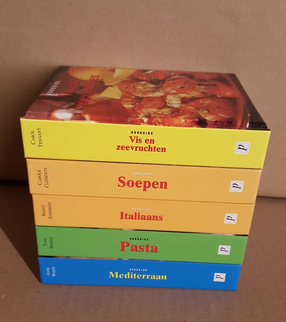5 kookgidsen: Mediterraan, Pasta, Italiaans, Soepen, Vis&zvr, Boeken, Kookboeken, Zo goed als nieuw, Voorgerechten en Soepen, Hoofdgerechten