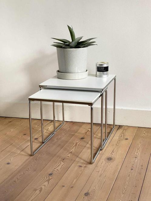 Vintage nesting tables Brabantia - metalen bijzettafels, Huis en Inrichting, Tafels | Bijzettafels, Zo goed als nieuw, Vierkant