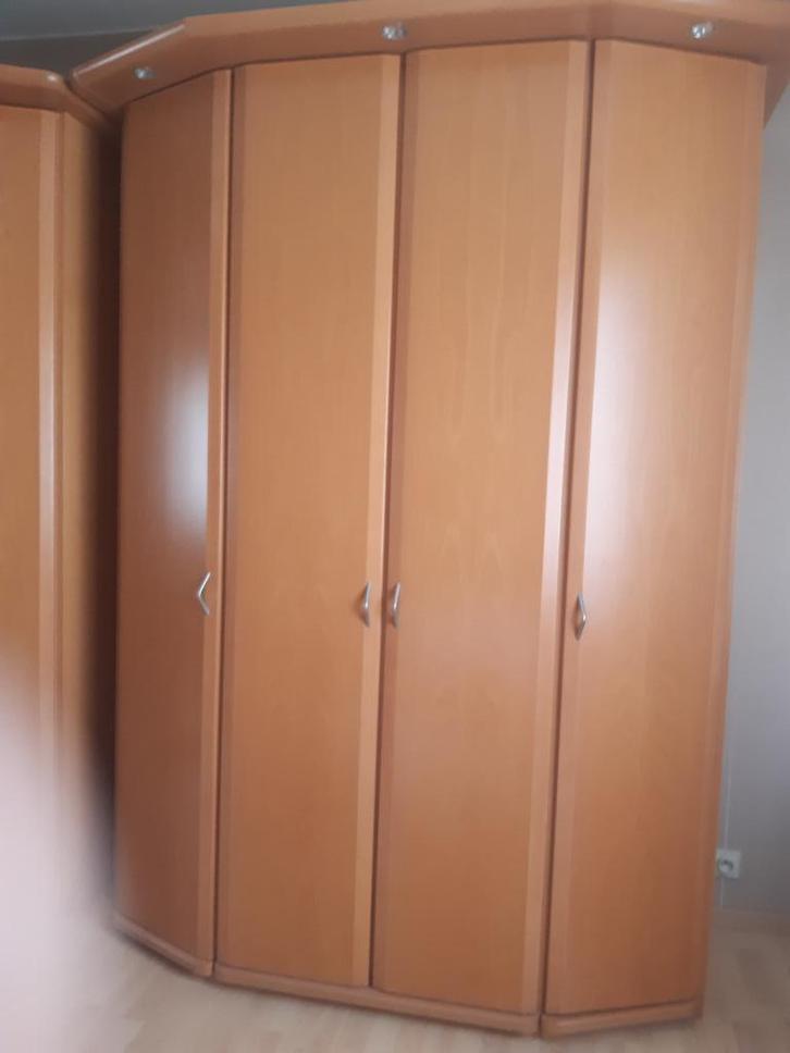 Ruime , nog mooie kleerkast:GRATIS, Huis en Inrichting, Kasten | Kleerkasten, Gebruikt, 200 cm of meer, 50 tot 100 cm, 50 tot 75 cm