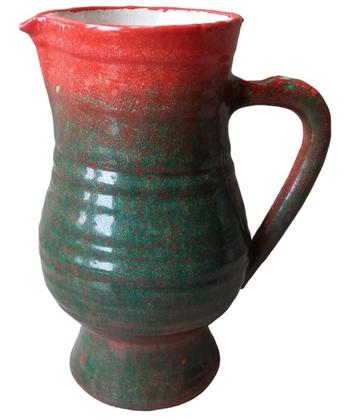 oude keramieken schenkkan beschikbaar voor biedingen