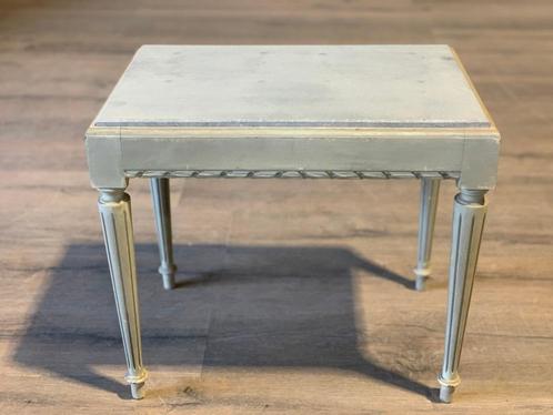 Authentiek bijzettafeltje - 52 x 36 cm + 46 cm hoog, Huis en Inrichting, Tafels | Bijzettafels, Zo goed als nieuw, Rechthoekig