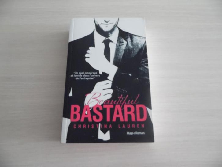 BEAUTIFUL BASTARD      CHRISTINA LAUREN, Boeken, Romans, Zo goed als nieuw, Amerika, Ophalen of Verzenden
