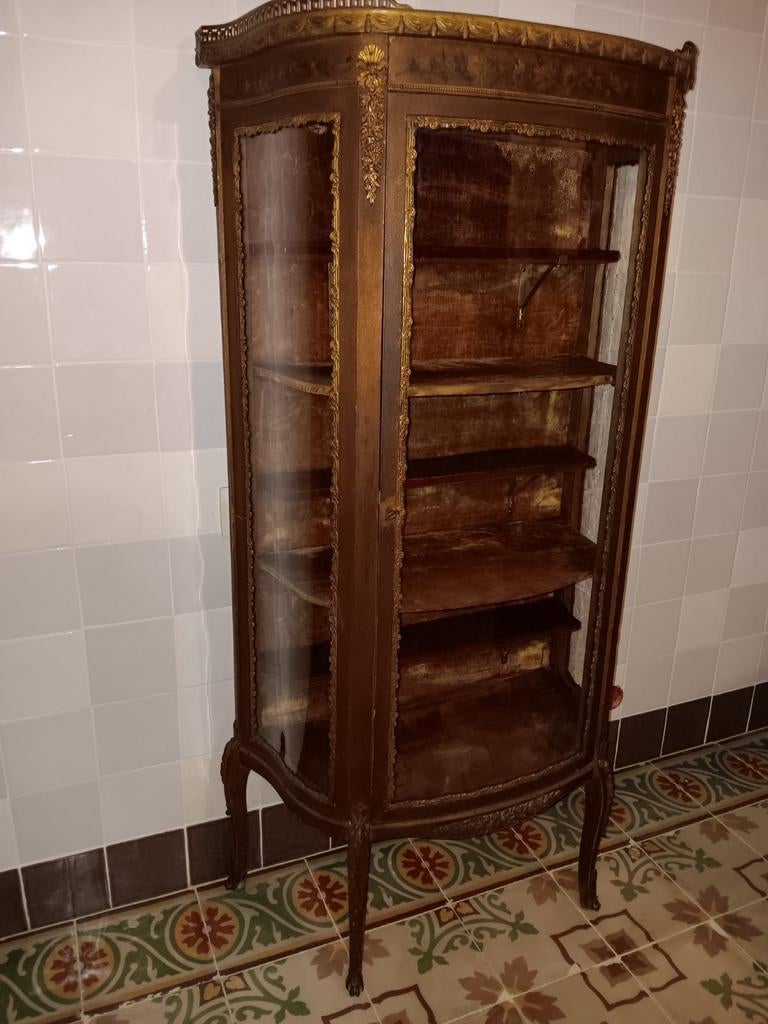 Gebogen vitrinekast van Napoleon III in mahoniehout en brons, Antiquités & Art, Antiquités | Meubles | Armoires, Enlèvement