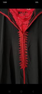 Jellaba zwart met rood en blauwe, Kleding | Dames, Gelegenheidskleding, Ophalen, Maat 38/40 (M), Rood