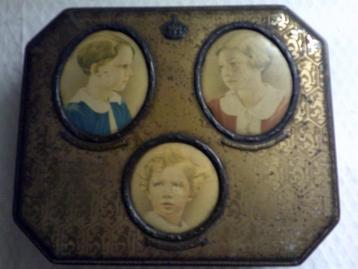 Vintage blikken koekjesdoos Koningshuis beschikbaar voor biedingen