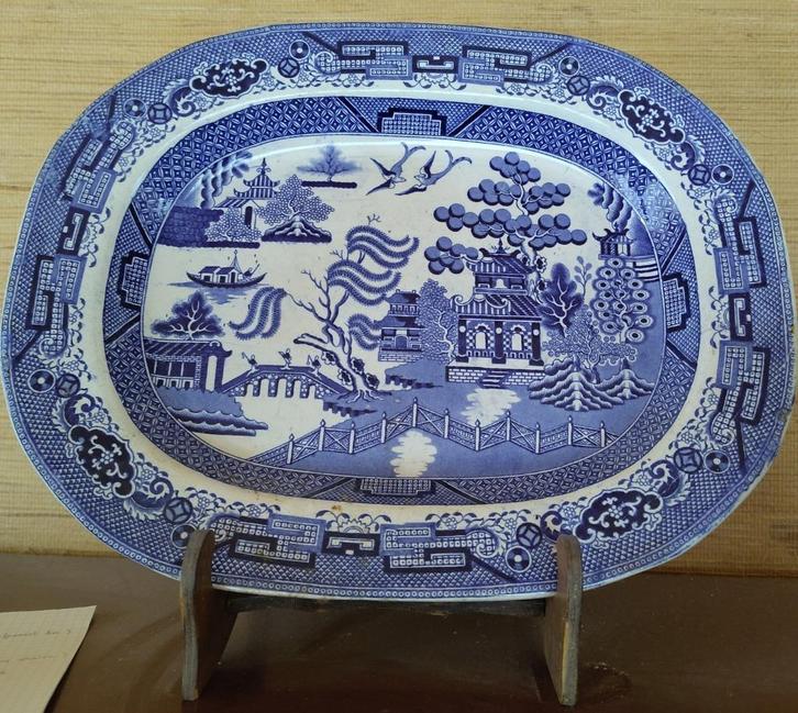 Staffordshire Ironstone Blue Willow Serveerschaal, Antiek en Kunst, Antiek | Keramiek en Aardewerk, Ophalen of Verzenden