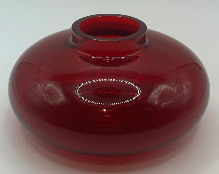 Murano plat vaasje in rood glas getekend “Cleto Munari”, Antiquités & Art, Antiquités | Verre & Cristal, Enlèvement ou Envoi