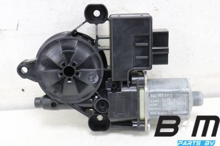 Raammotor linksachter Audi A1 GB 5Q0959811D, Auto-onderdelen, Interieur en Bekleding, Gebruikt