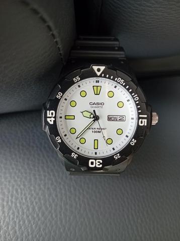 Casio100 meters waterdicht
Horloge zonder schade beschikbaar voor biedingen