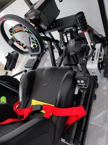 Fanatec Podium DD2 met of zonder stuur en pedalen V3 inverte, Enlèvement ou Envoi, Comme neuf