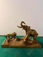 Bronzen voorstelling leeuw/olifant, Antiek en Kunst, Ophalen, Brons