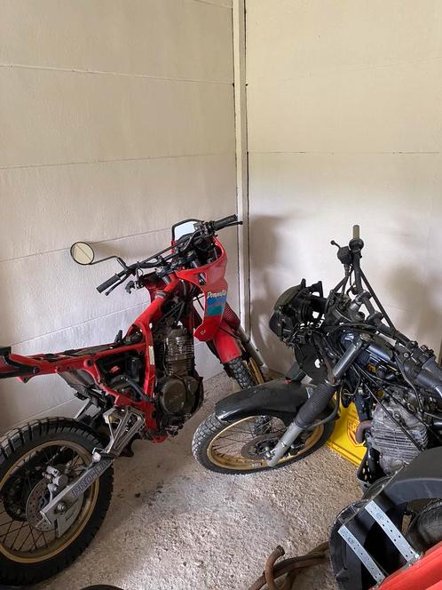 Lot de 2 Honda nx650 Dominator, Vélos & Vélomoteurs, Cyclomoteurs | Cyclomoteurs de cross, Utilisé, Honda