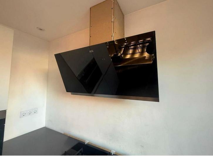 AEG dampkamp 90 cm touchscreen, Elektronische apparatuur, Afzuigkappen, Zo goed als nieuw, Recirculatie, Ophalen