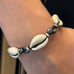 Armband met facetgeslepen glaskralen en kaurischelp, Overige materialen, Sarahberlemont@outlook.com, Bohêmia, Belgique