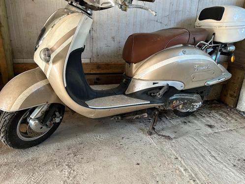 Brommer scooter 125cc, Fietsen en Brommers, Scooters | Overige merken, Gebruikt, Klasse B (45 km/u), Benzine, Ophalen of Verzenden