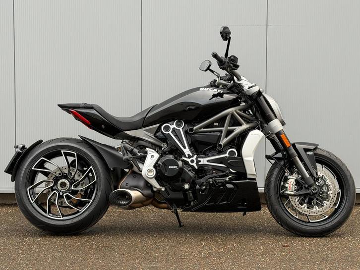 Ducati Diavel S / Termignoni / 2024-2400 km / Garantie 2028, Motos, Motos | Ducati, Entreprise, Tourisme, plus de 35 kW, 2 cylindres