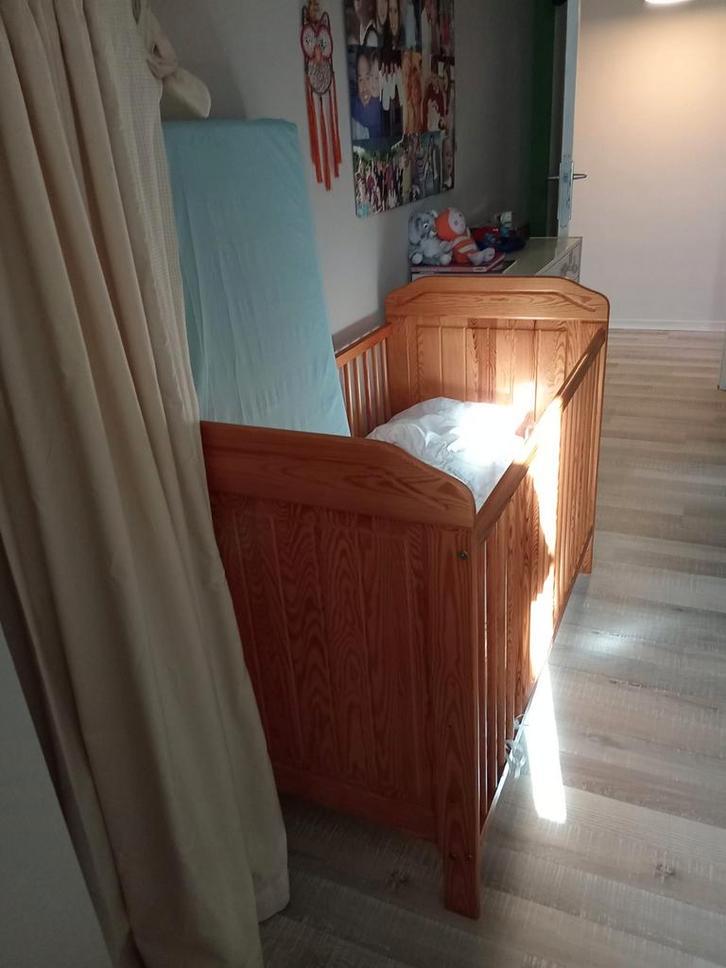 Babybedje met toebehoren, Kinderen en Baby's, Kinderkamer | Complete kinderkamers, Zo goed als nieuw, Ophalen