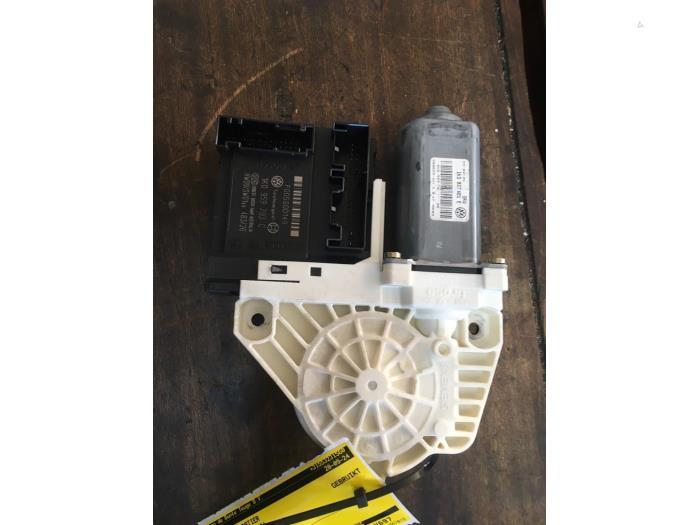 Moteur de vitre portière d'un Volkswagen Golf, Enlèvement ou Envoi, 3 mois de garantie, Utilisé, Volkswagen
