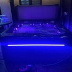 Exclusieve en krachtige 3pers jacuzzi /3 pompen/muziek, Tuin en Terras, Tuinsets en Loungesets, Ophalen of Verzenden, Nieuw, 2 zitplaatsen