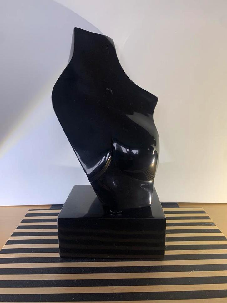 Kunst object bestaande uit zwart marmer van Mazy gepolijst, Antiek en Kunst, Kunst | Designobjecten, Ophalen