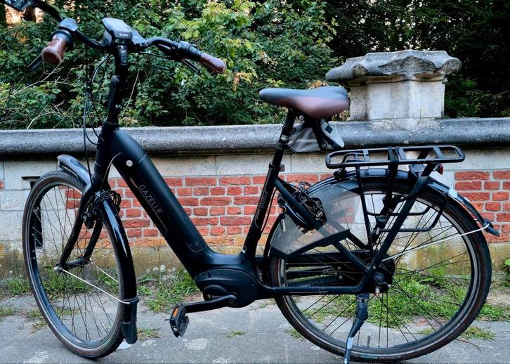 Gazelle Grenoble C8, Fietsen en Brommers, Elektrische fietsen, Zo goed als nieuw, Gazelle, 51 tot 55 cm, 50 km per accu of meer
