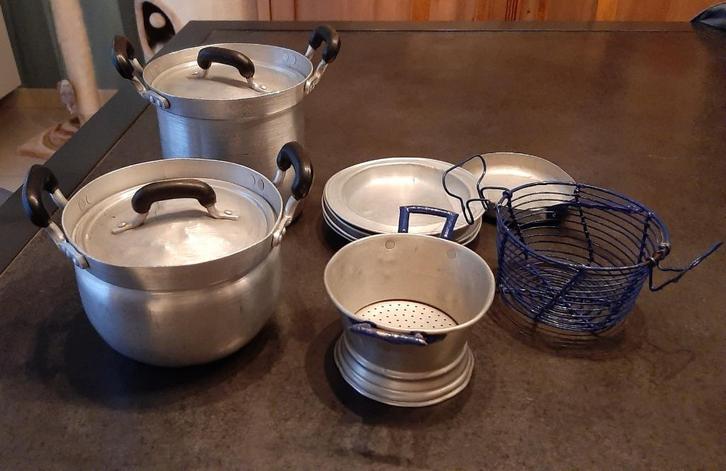 Te koop: Oud blikken pannenset van de jaren 50-60, Antiek en Kunst, Curiosa en Brocante, Ophalen