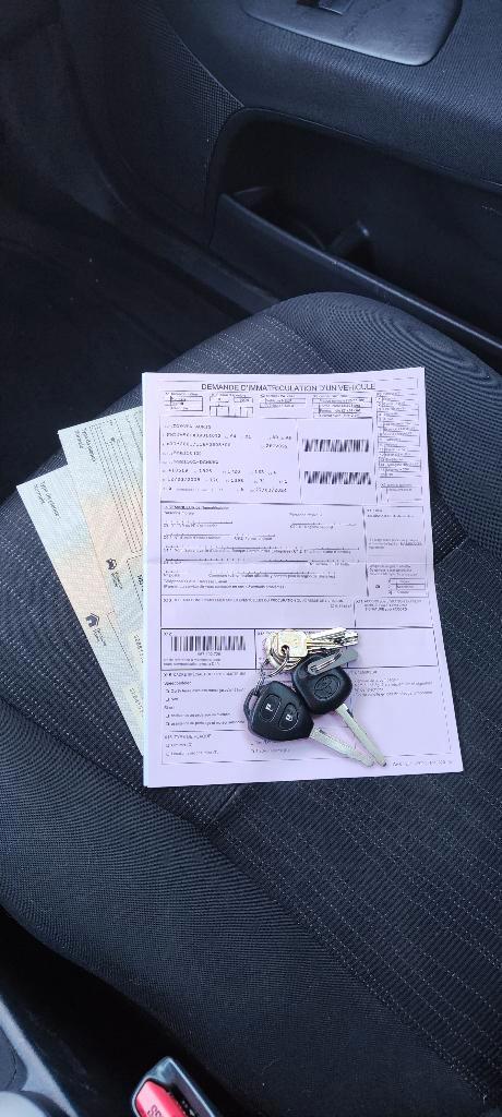 Toyota Auris 1.4 essence, Auto's, Toyota, Particulier, Auris, Benzine, Euro 4, Stadsauto, 3 deurs, Handgeschakeld, Zwart, Grijs