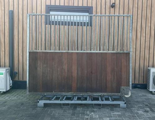 7 uitschuifbare tussenwanden | 2820 x 2200 mm | Hardhout, Dieren en Toebehoren, Stalling en Weidegang, Opfok, Stalling, Weidegang