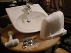 Lavabo avec robinet et accessoires, Maison & Meubles, Salle de bain | Meubles de Salle de bain, Comme neuf, Enlèvement ou Envoi